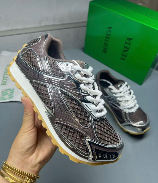 B*TTEGA V*ENETA- BROWN