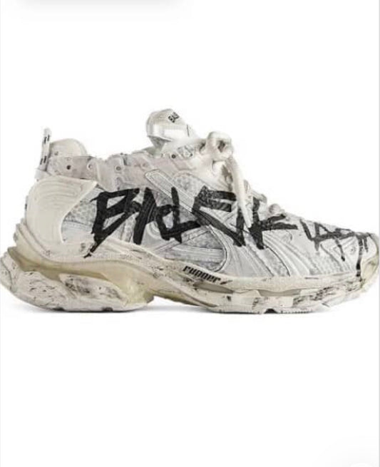 BB TRACKS-WHITE AND BLACK