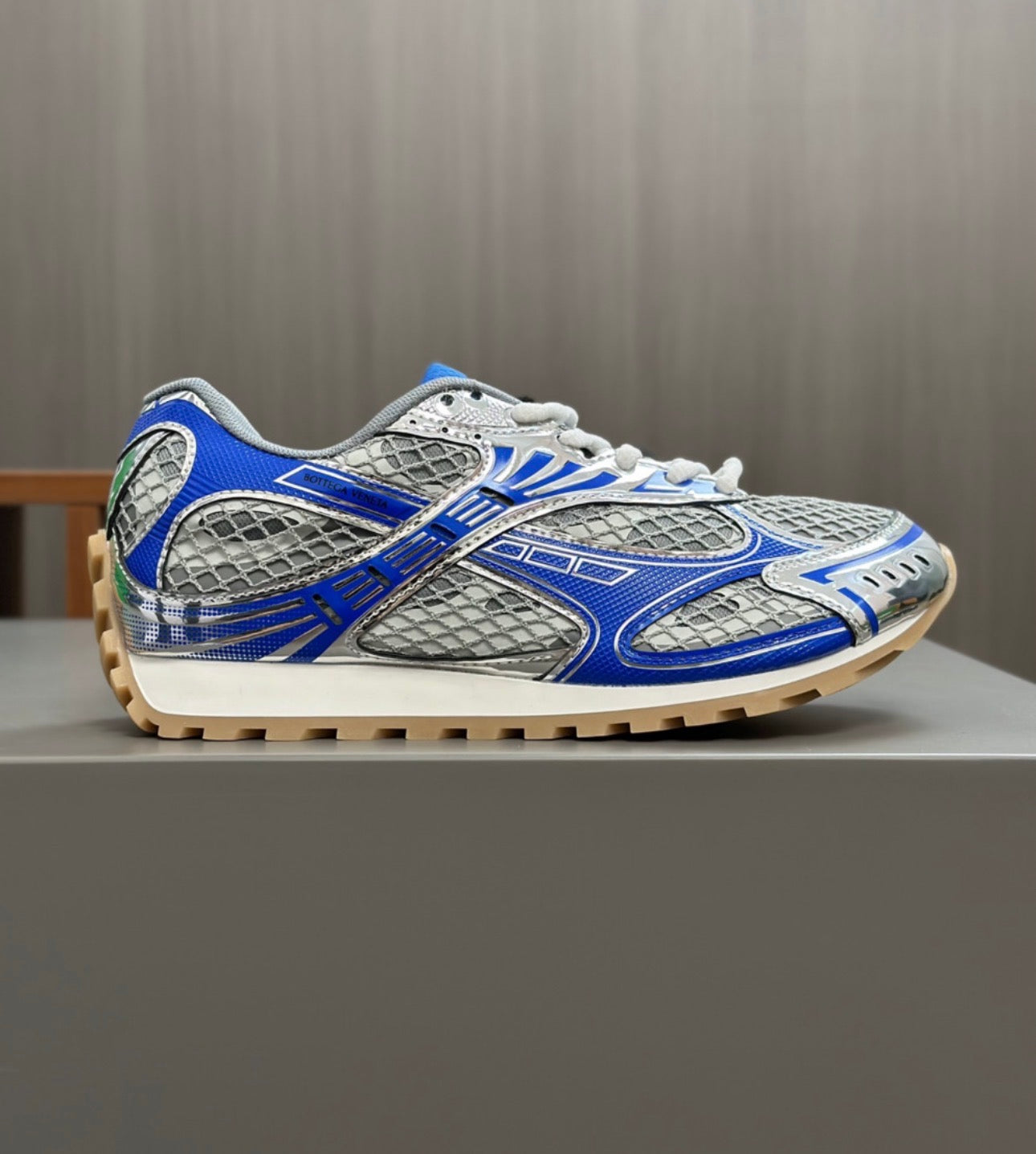 B*TTEGA V*ENETA- BLUE