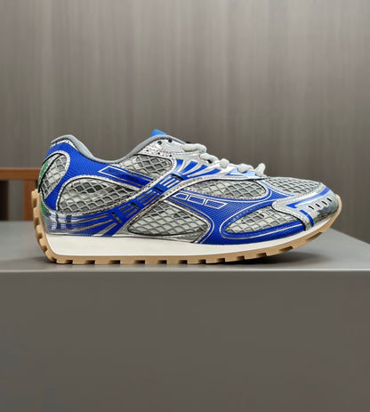 B*TTEGA V*ENETA- BLUE