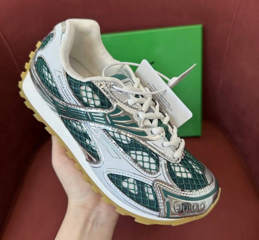 B*TTEGA V*ENETA- SILVER & GREEN